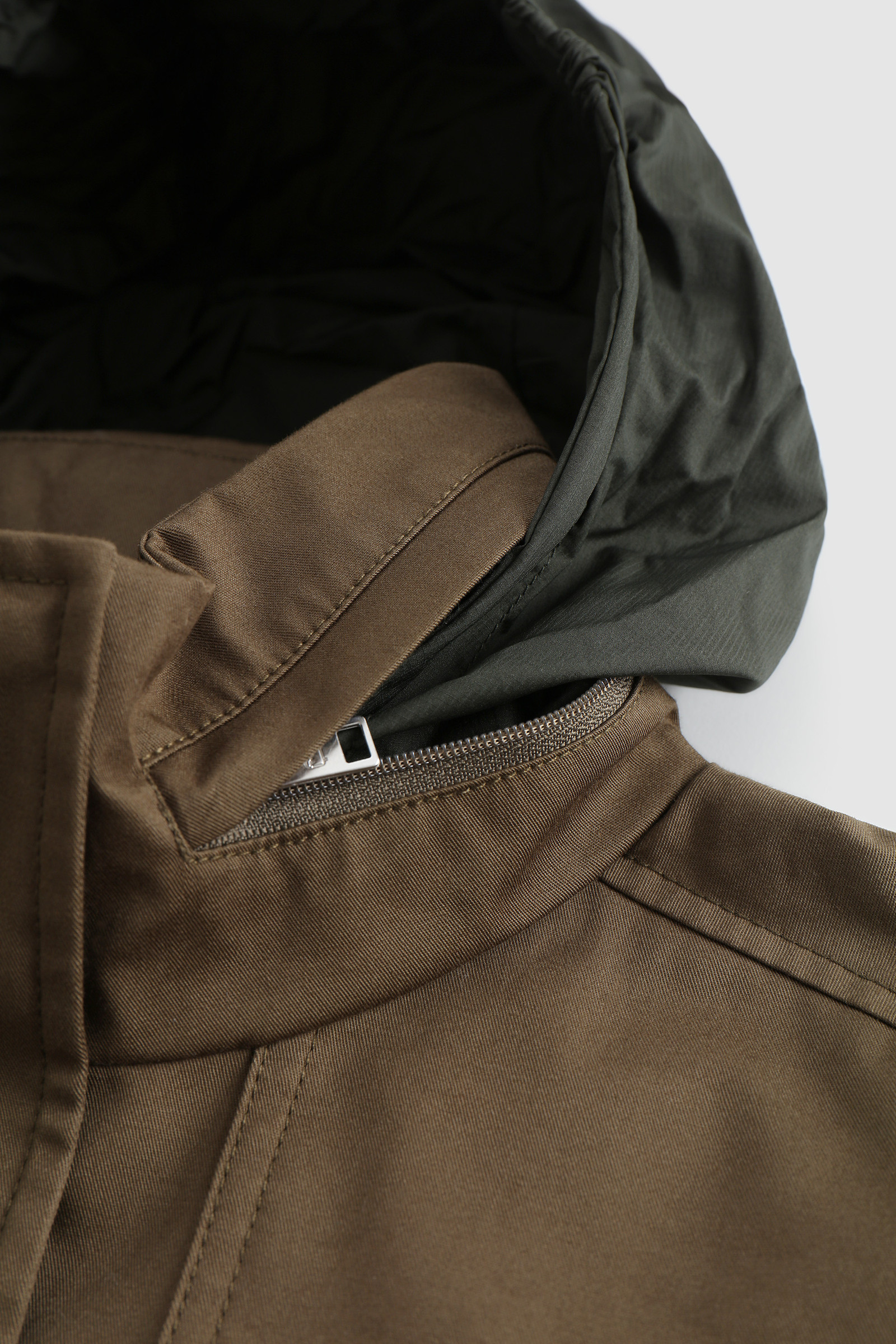Veste ultralégère Havice Field avec capuche dissimulée vert photo 6 | Woolrich