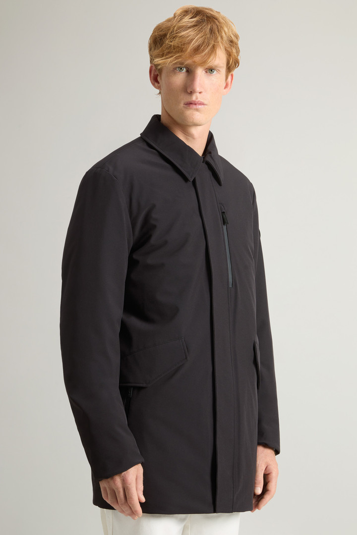 Barrow Mac Coat in Tech Softshell Black photo 4 | Woolrich