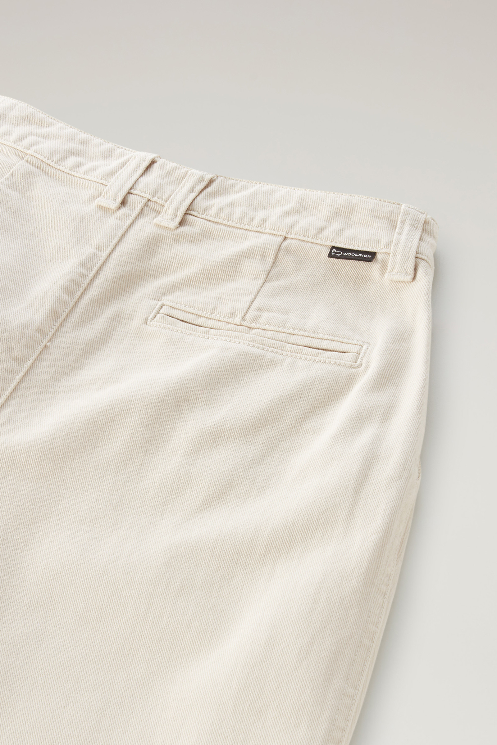 Pantaloni cargo tinti in capo in twill di puro cotone bianco photo 6 | Woolrich