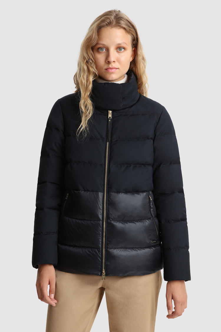 Veste courte Luxury en duvet avec matelassage horizontal