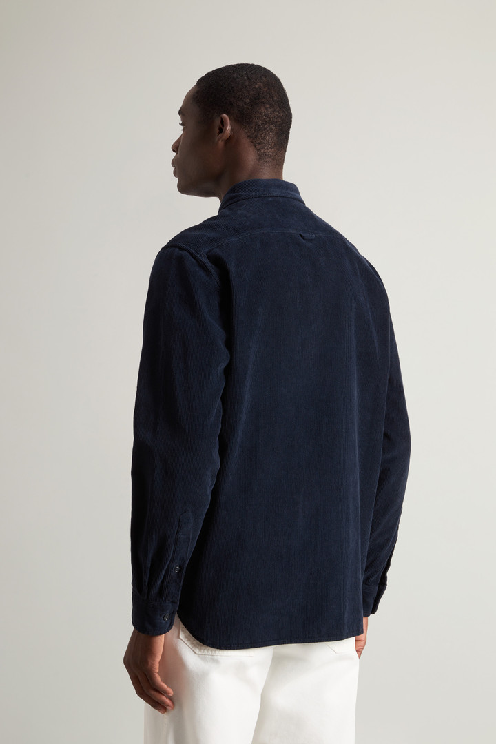 Stückgefärbtes Overshirt aus Cordsamt Blau photo 3 | Woolrich