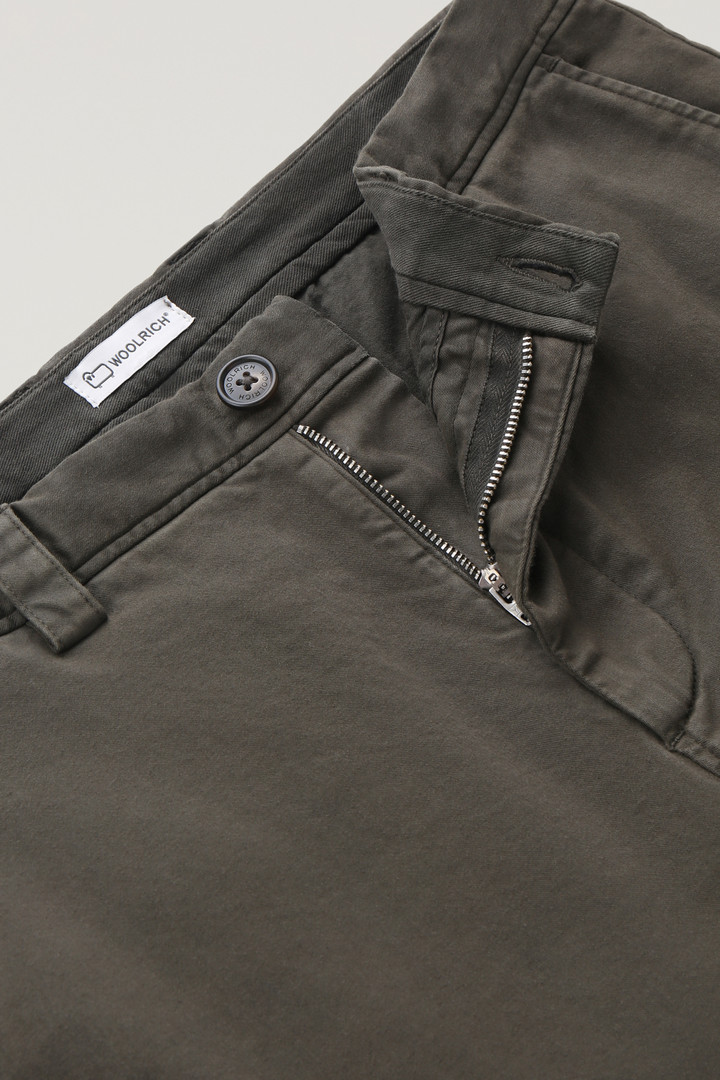 Garment-Dyed Stretch Cotton Cargo Pants Green photo 4 | Woolrich