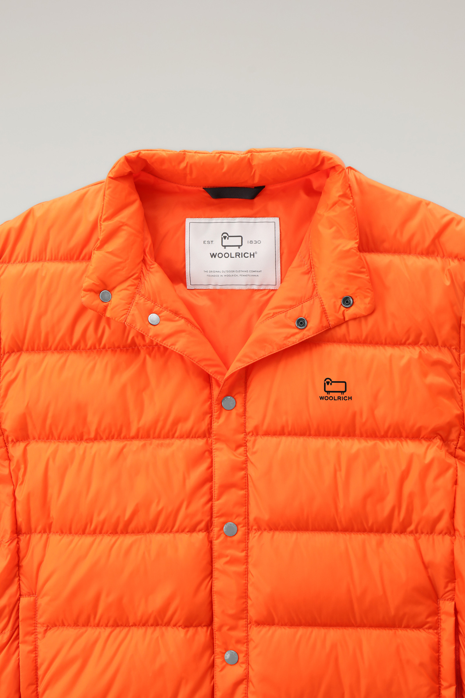 Gerecycled nylon donsjack met afritsbare mouwen rood photo 6 | Woolrich