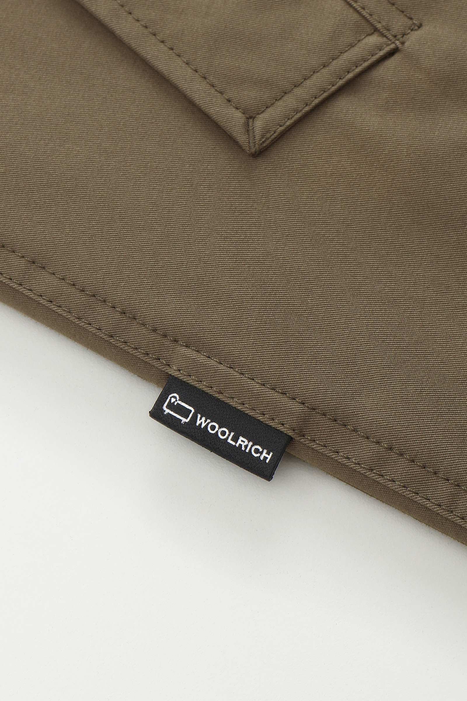 Leichter Trenchcoat Havice mit bedrucktem Karofutter Grün photo 8 | Woolrich