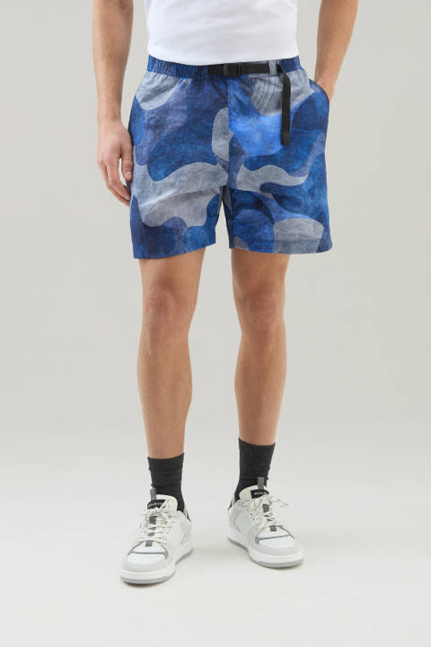 Pantaloncini in nylon crinkle con stampa Blu | Woolrich