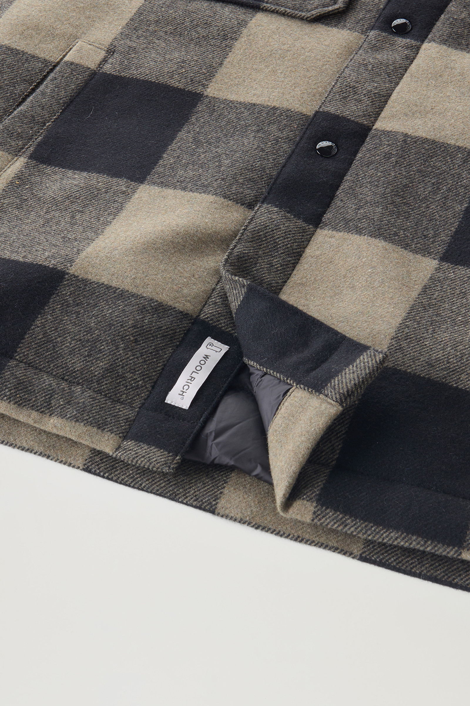 Gevoerd Alaskan Check Overhemdjack van gerecyclede Italiaanse wolmix groen photo 8 | Woolrich
