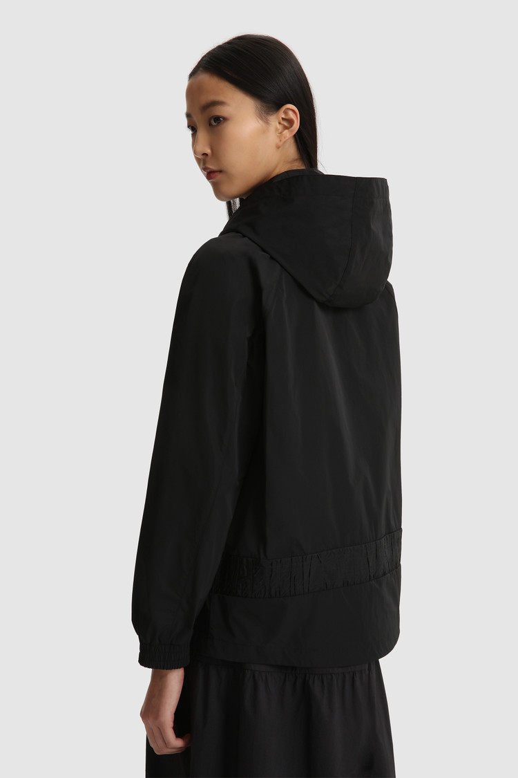 Erie Windjacke mit Kapuze