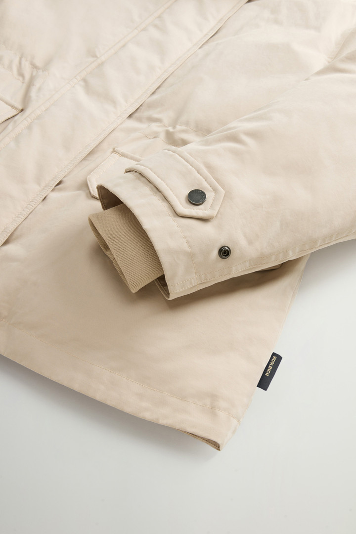 Kurzer Arctic Parka aus Mountain Cloth mit abnehmbarer Kapuze und abnehmbarem Pelz Beige photo 8 | Woolrich