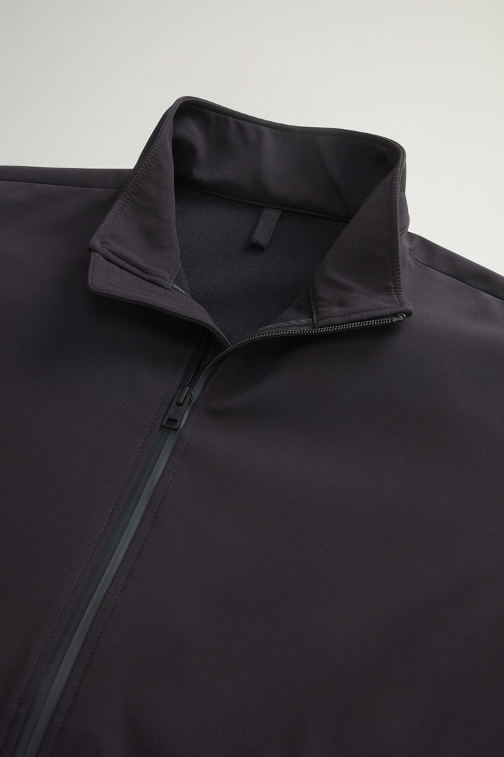 Hybrid Jacket in Tech Softshell Black photo 6 | Woolrich