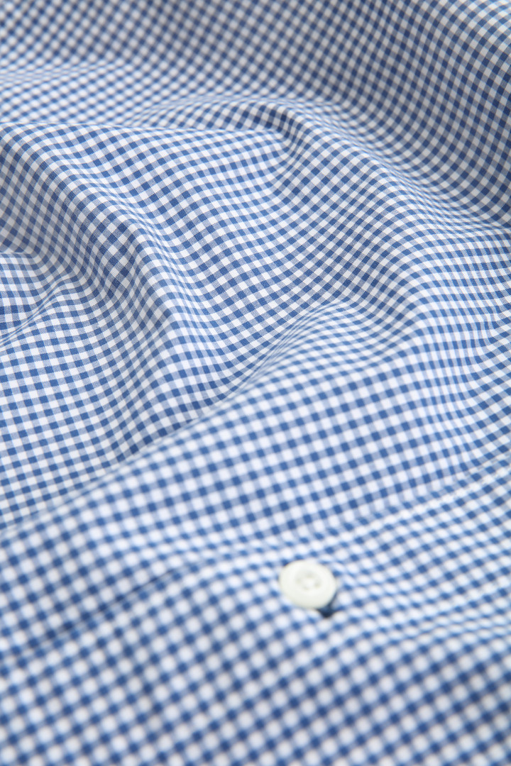 Camisa en popelina de algodón teñida en hilo