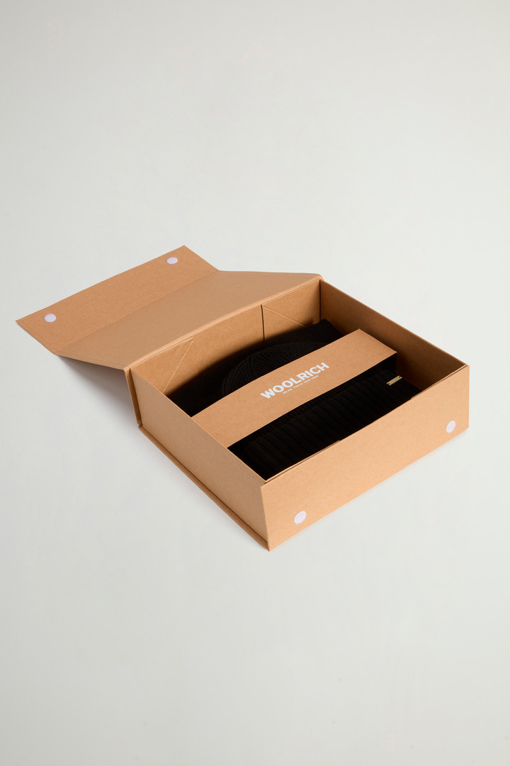 Gift Set with Beanie and Scarf Black photo 3 | Woolrich