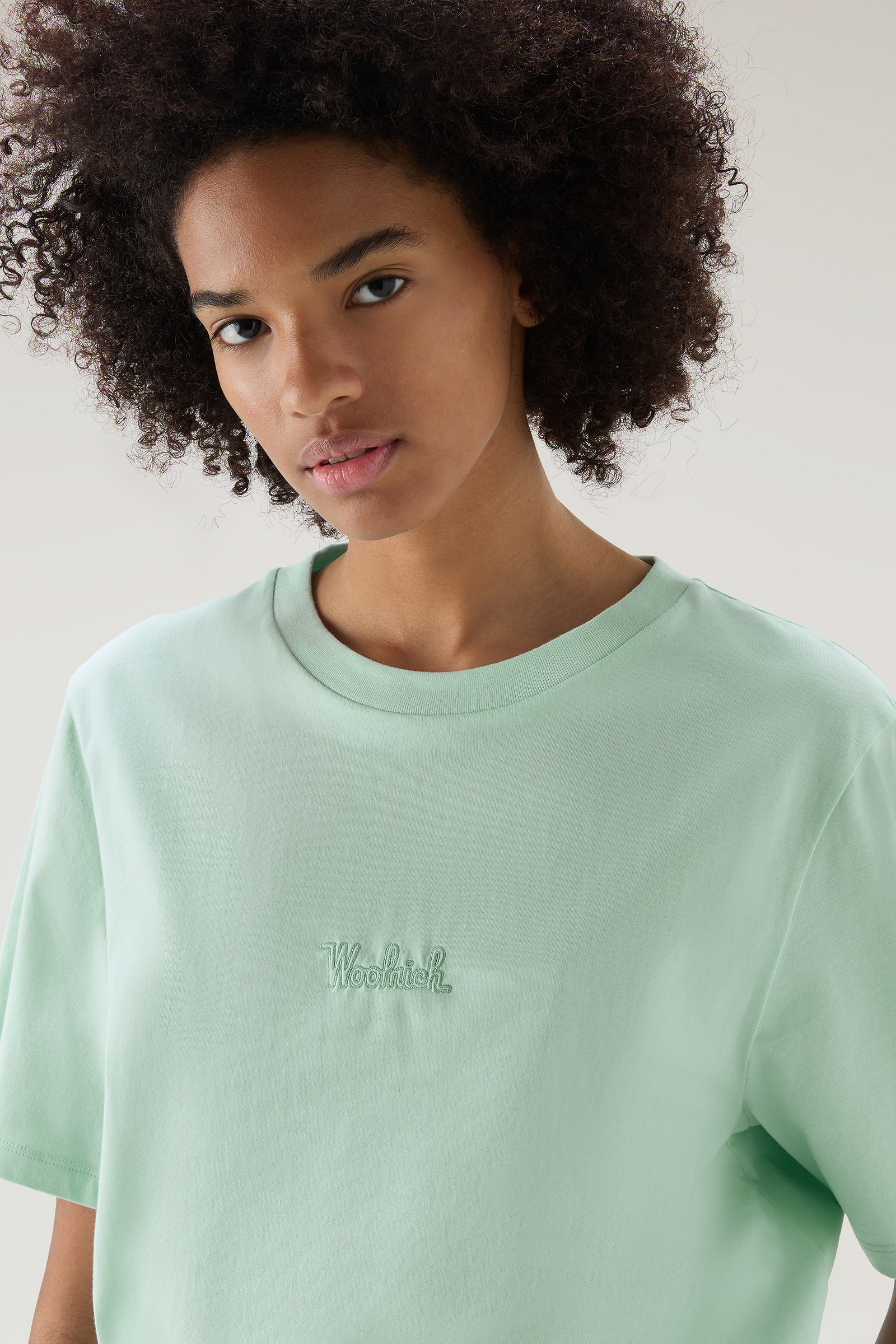 T-shirt aus reiner Baumwolle mit aufgesticktem Logo grün photo 4 | Woolrich