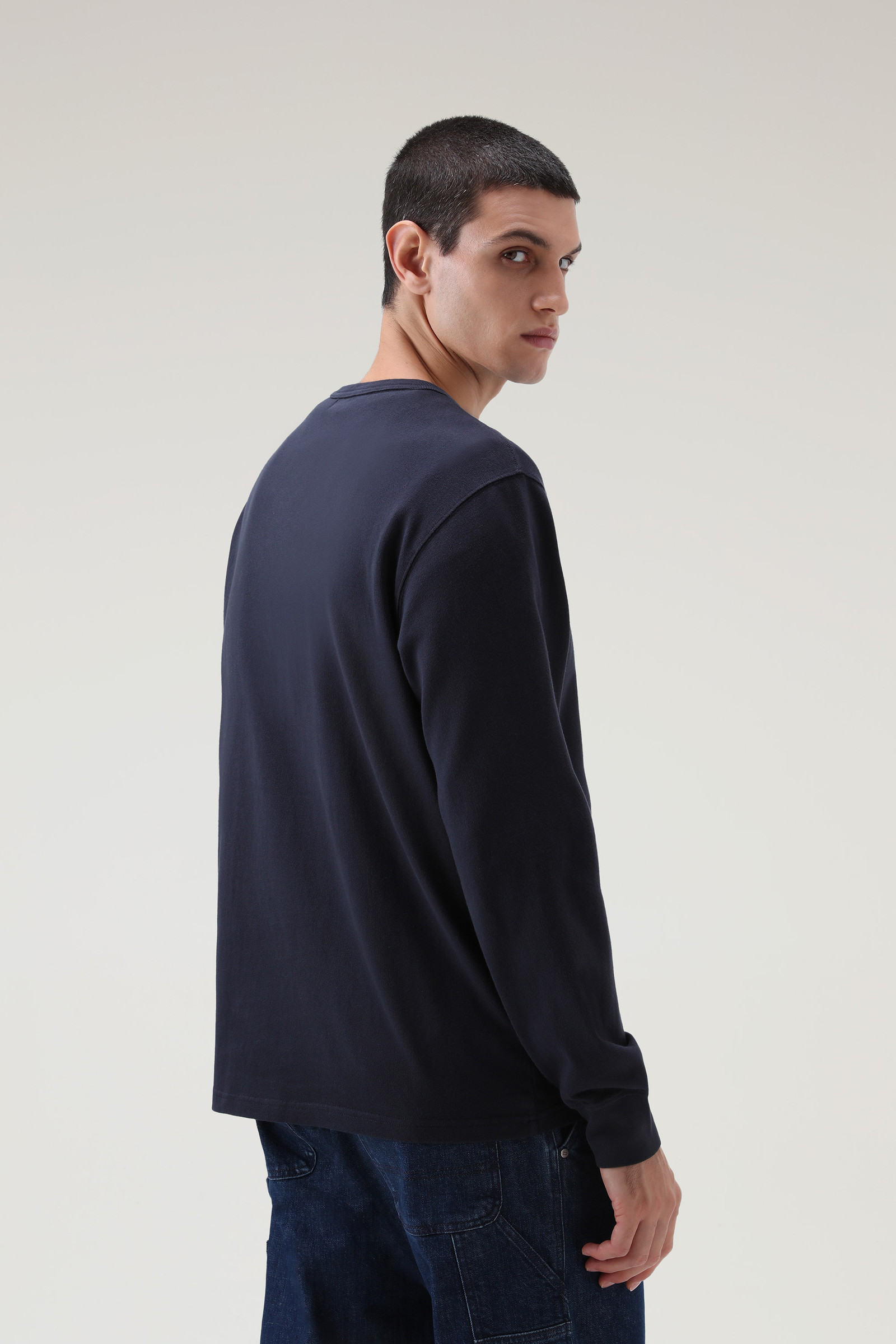 T-shirt in cotone a maniche lunghe con logo blu photo 3 | Woolrich
