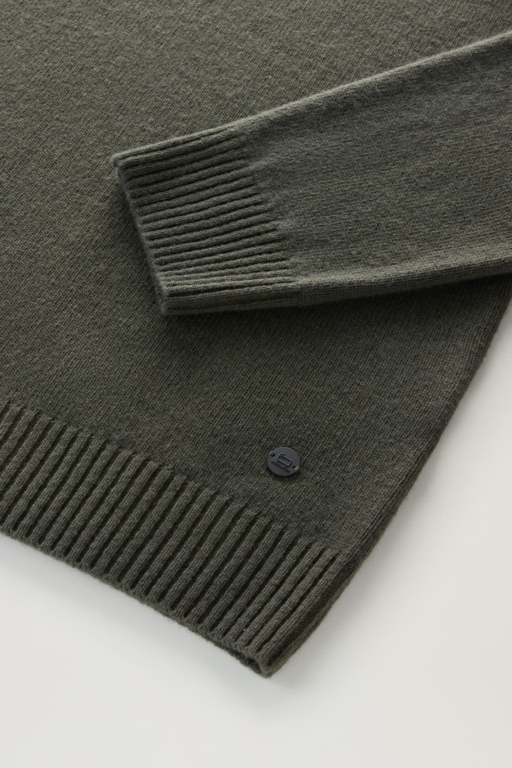 Garment-dyed Crewneck in Pure Virgin Wool Green photo 3 | Woolrich