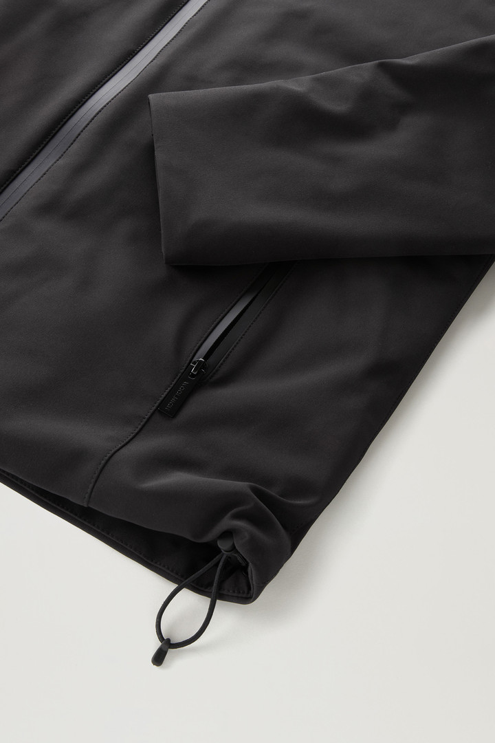 Giacca Pacific in Tech Softshell Nero photo 8 | Woolrich
