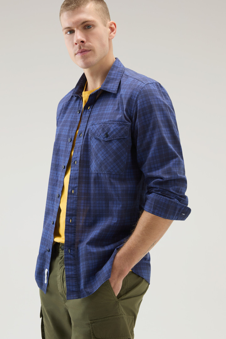 Chemise à carreaux en pur coton avec poche poitrine Bleu photo 4 | Woolrich