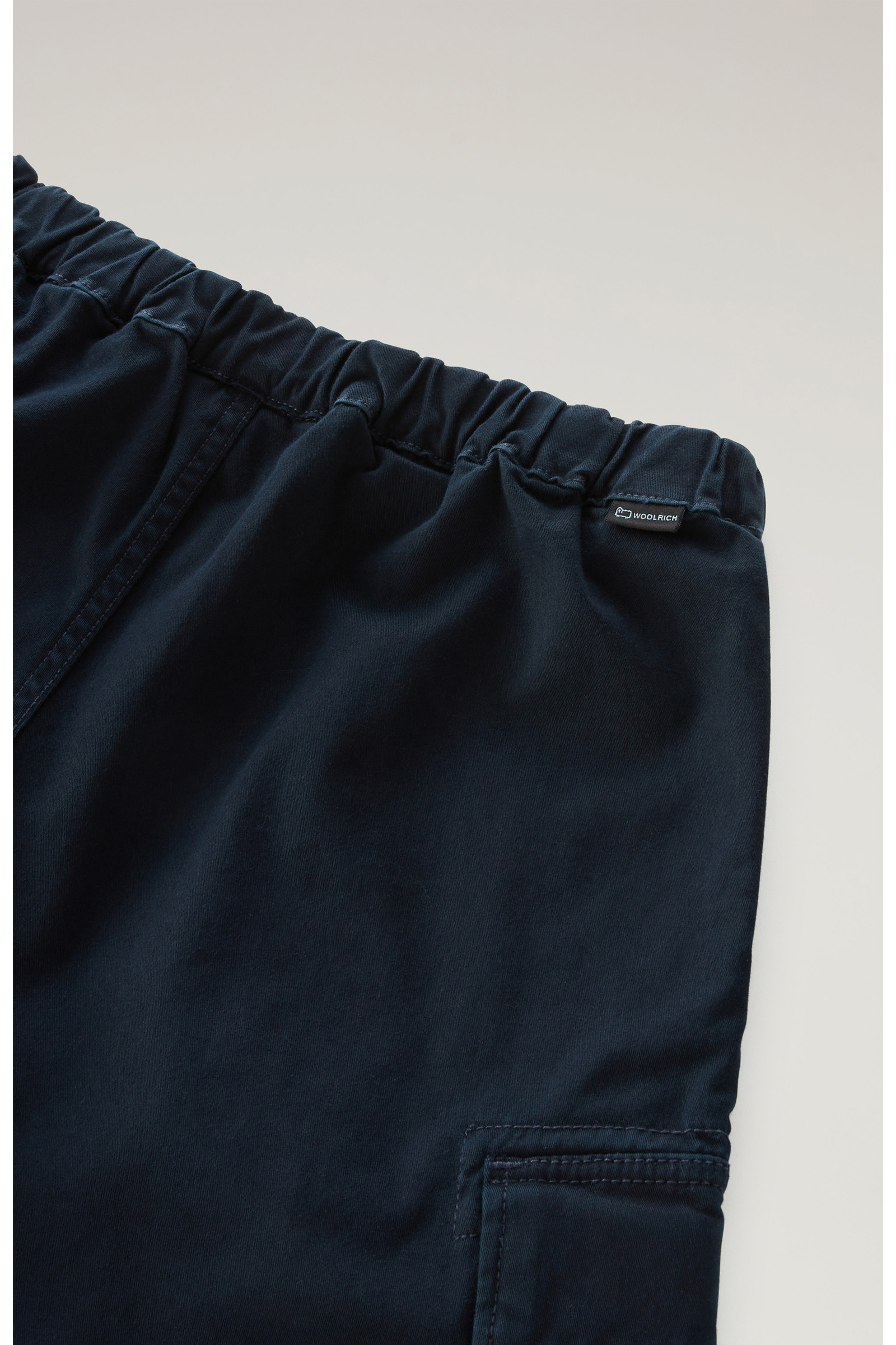 Boys' Garment-Dyed Cargo Shorts in Stretch Cotton Blue photo 5 | Woolrich