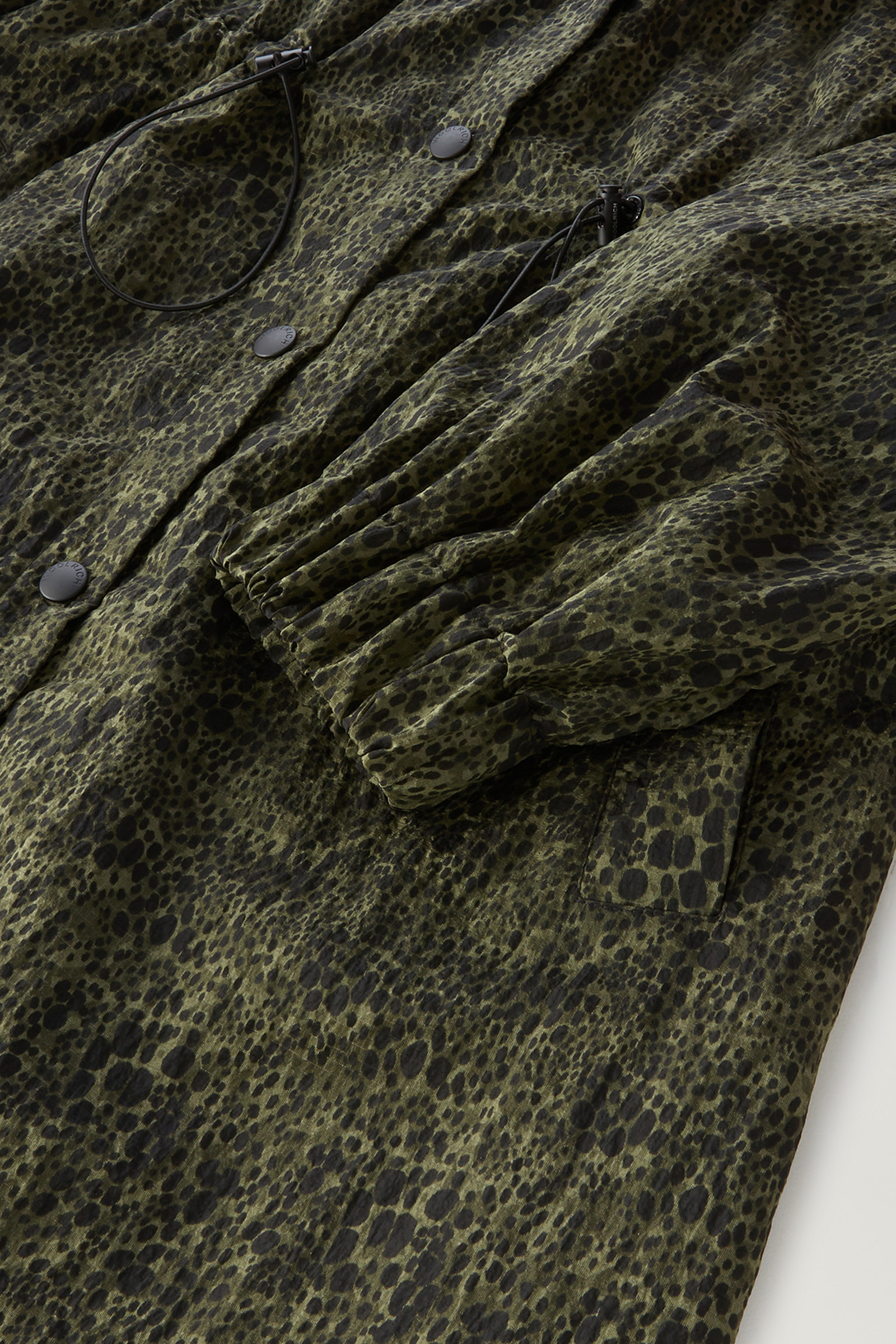 Vestito in nylon crinkle Ripstop con motivo camouflage verde photo 8 | Woolrich