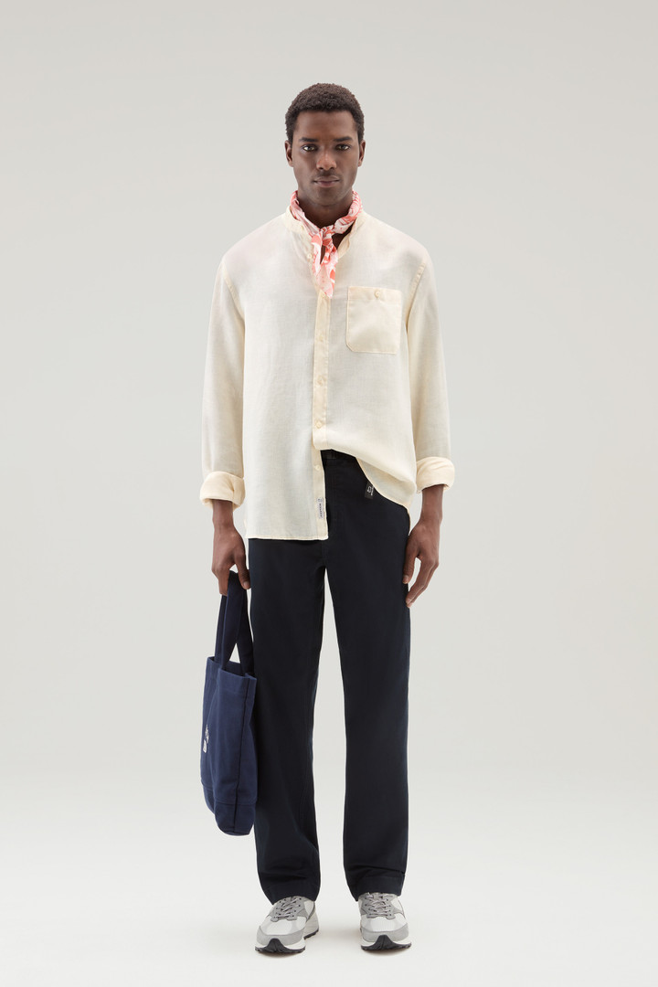 Gekleurd overhemd van zuiver linnen met bandkraag Wit photo 2 | Woolrich
