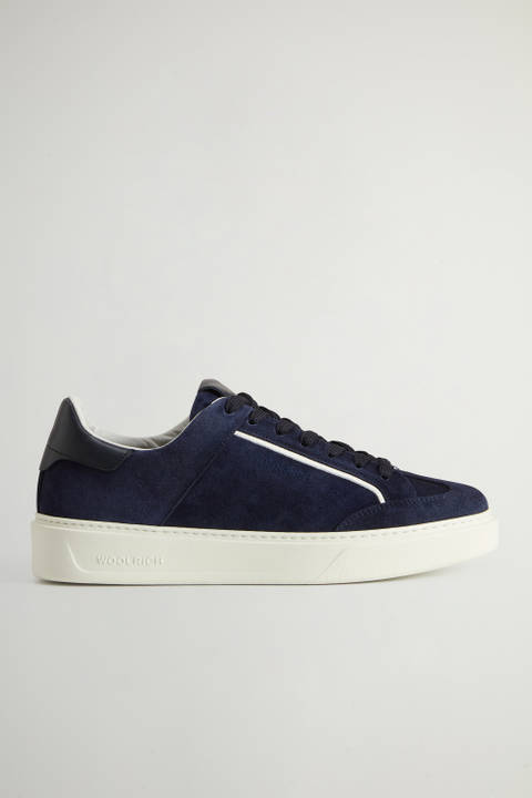 Classic Court Sneaker aus Veloursleder mit Schwalbenschwanz-Design an der Spitze Blau | Woolrich