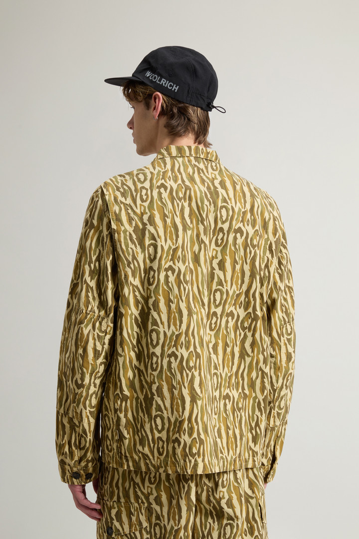 Overhemdjack van katoen- en linnenmix met Shadowbark-camouflagepatroon Beige photo 3 | Woolrich