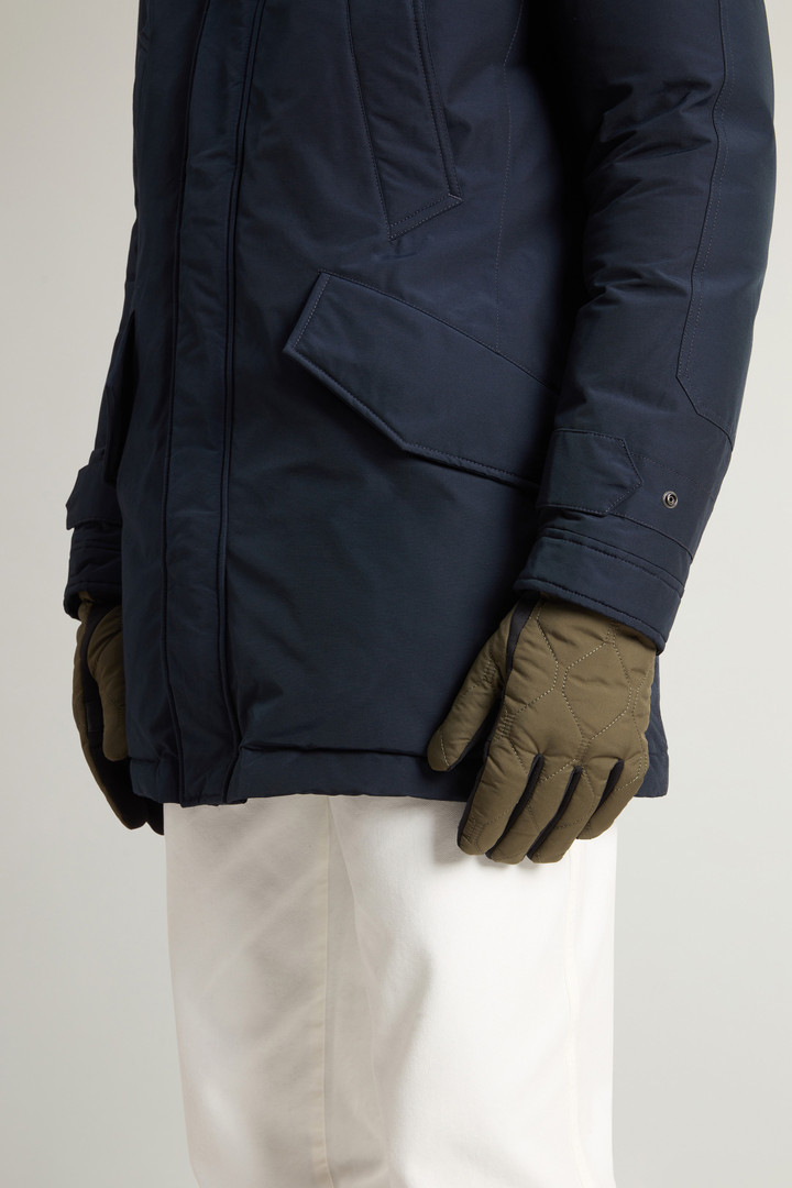 QUILTED GLOVES Green photo 5 | Woolrich