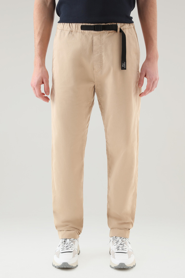 Pantalon Chino teint en pièce en coton élastique Beige photo 1 | Woolrich