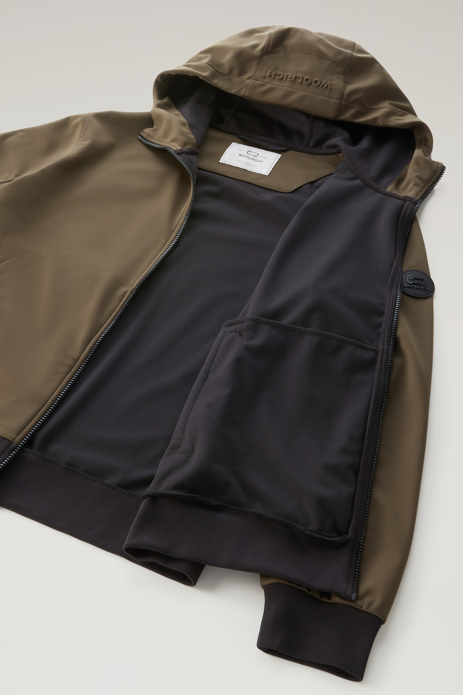 Sweat-shirt à capuche en Softshell avec fermeture entièrement zippée vert photo 9 | Woolrich