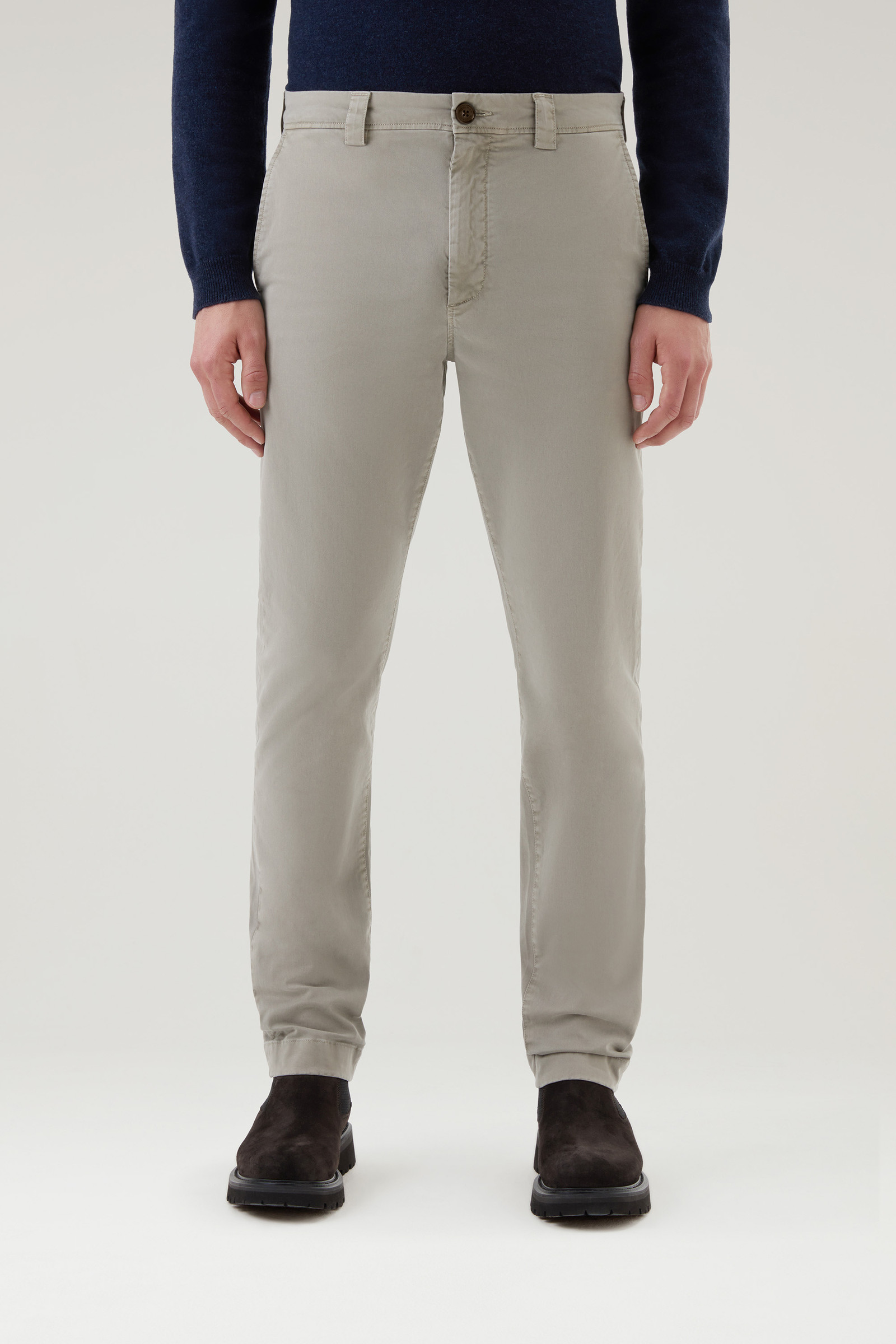Men's Garment-Dyed Chino Pants in Stretch Cotton Twill Taupe