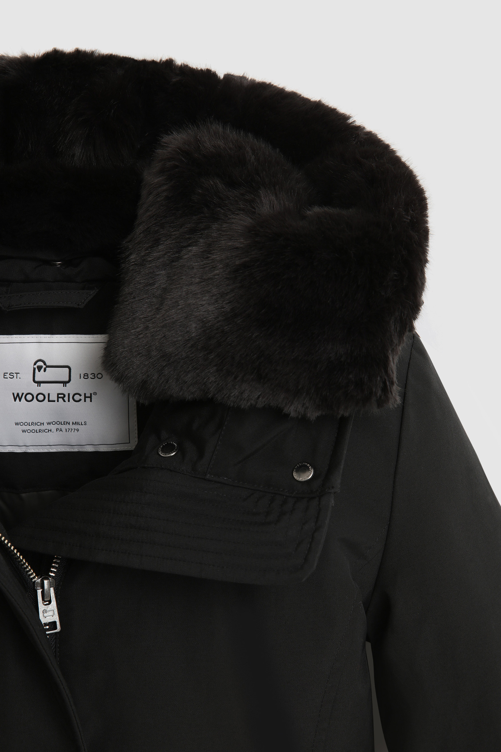 Boulder Parka con pelliccia ecologica Nero photo 8 | Woolrich