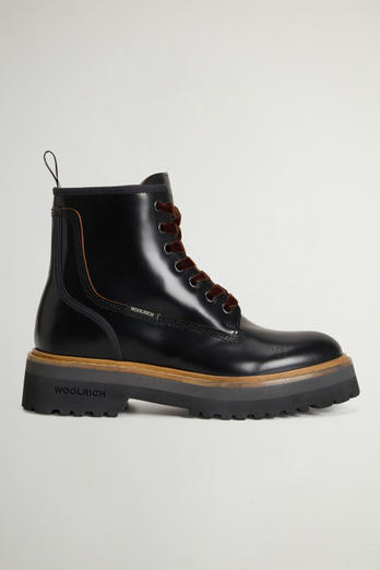 Main Combat Boots in Leather Black | Woolrich