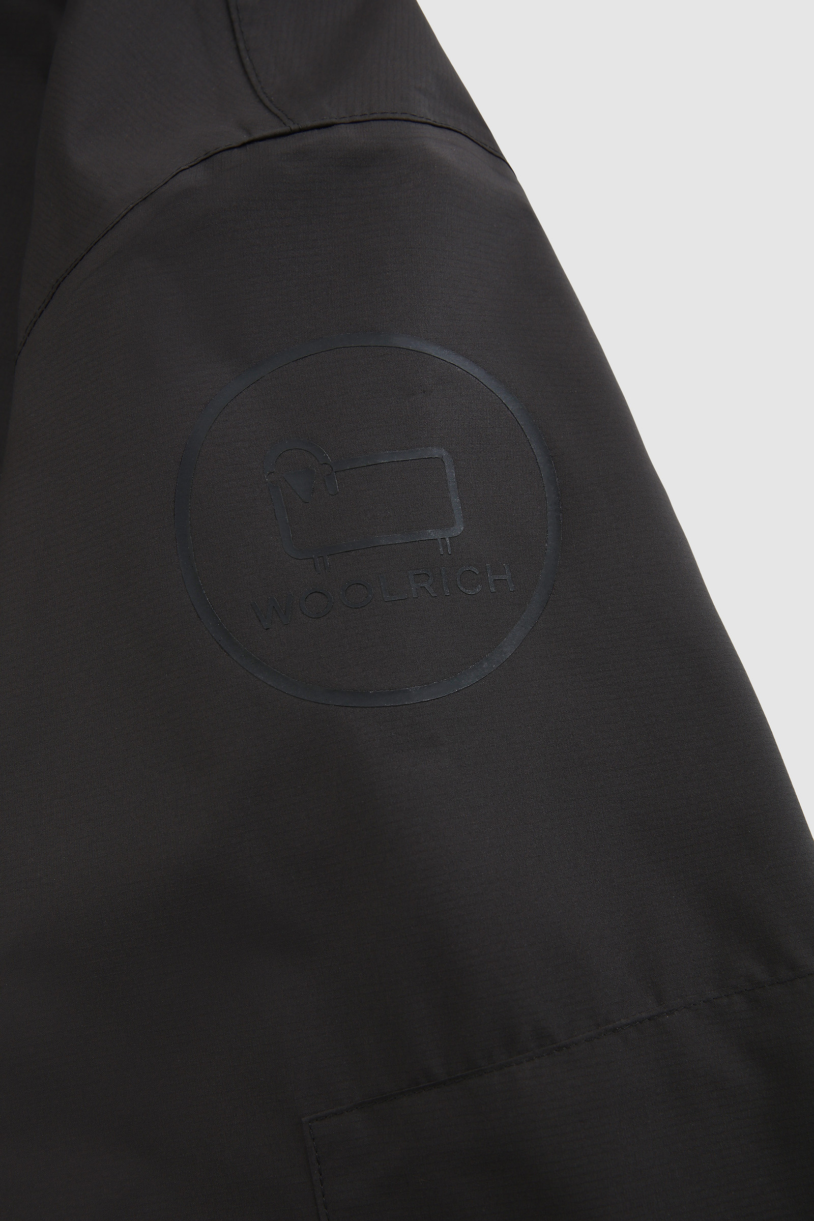 Abrigo Delaware ultraligero impermeable en Pertex® Revolve negro photo 9 | Woolrich