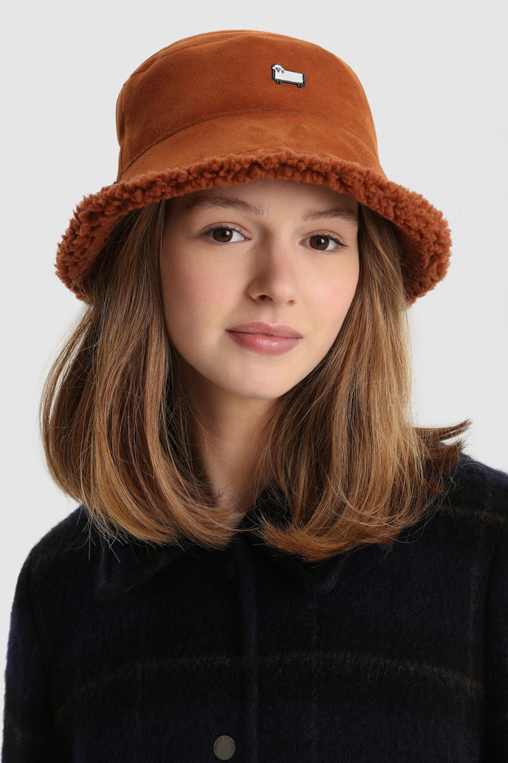 Sombrero reversible de piel de oveja Woolrich x Toasties