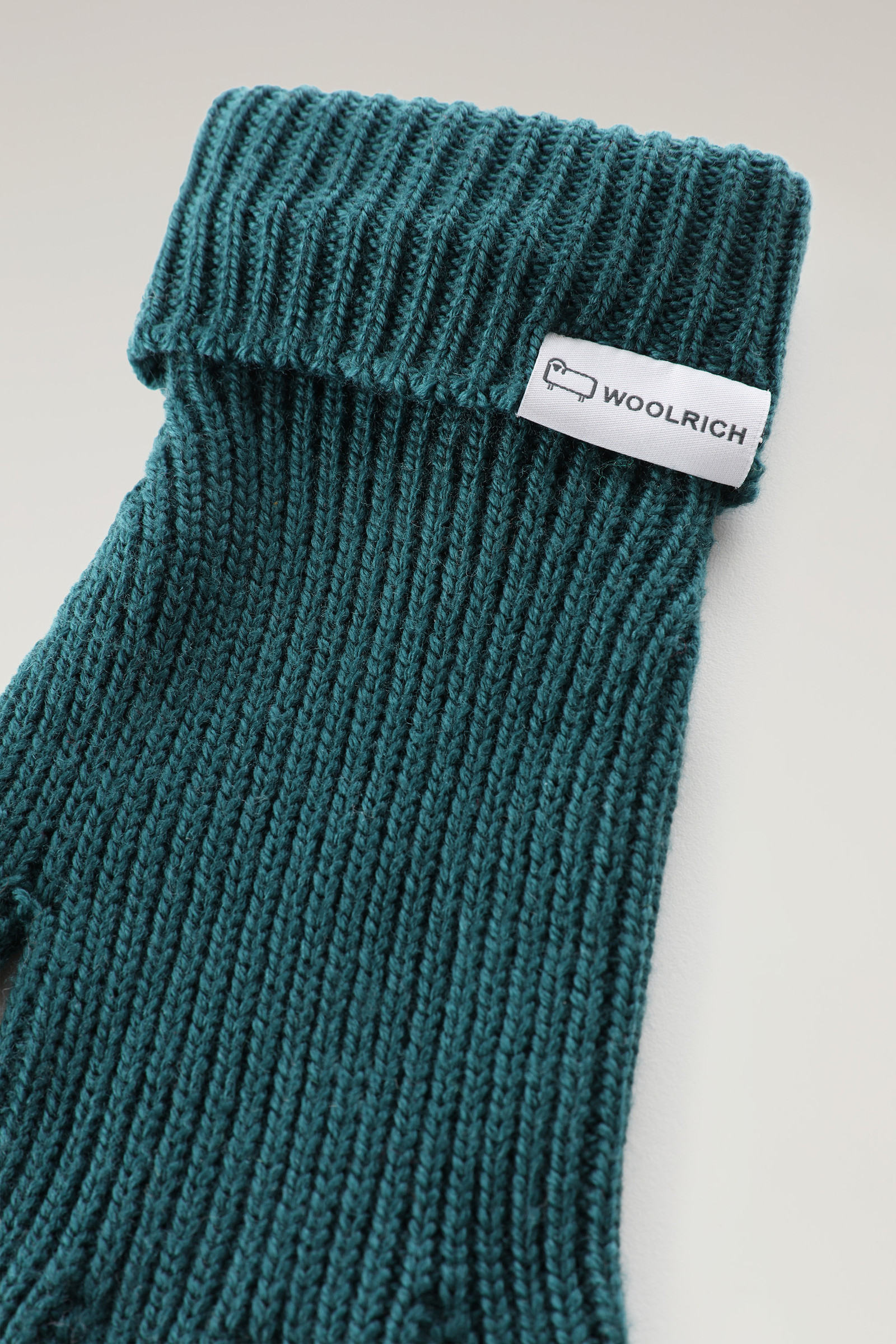 Ribbed Gloves in Merino Wool Green photo 2 | Woolrich