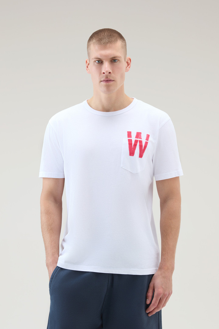 T-Shirt aus reiner Baumwolle mit kleiner Tasche Weiß photo 1 | Woolrich