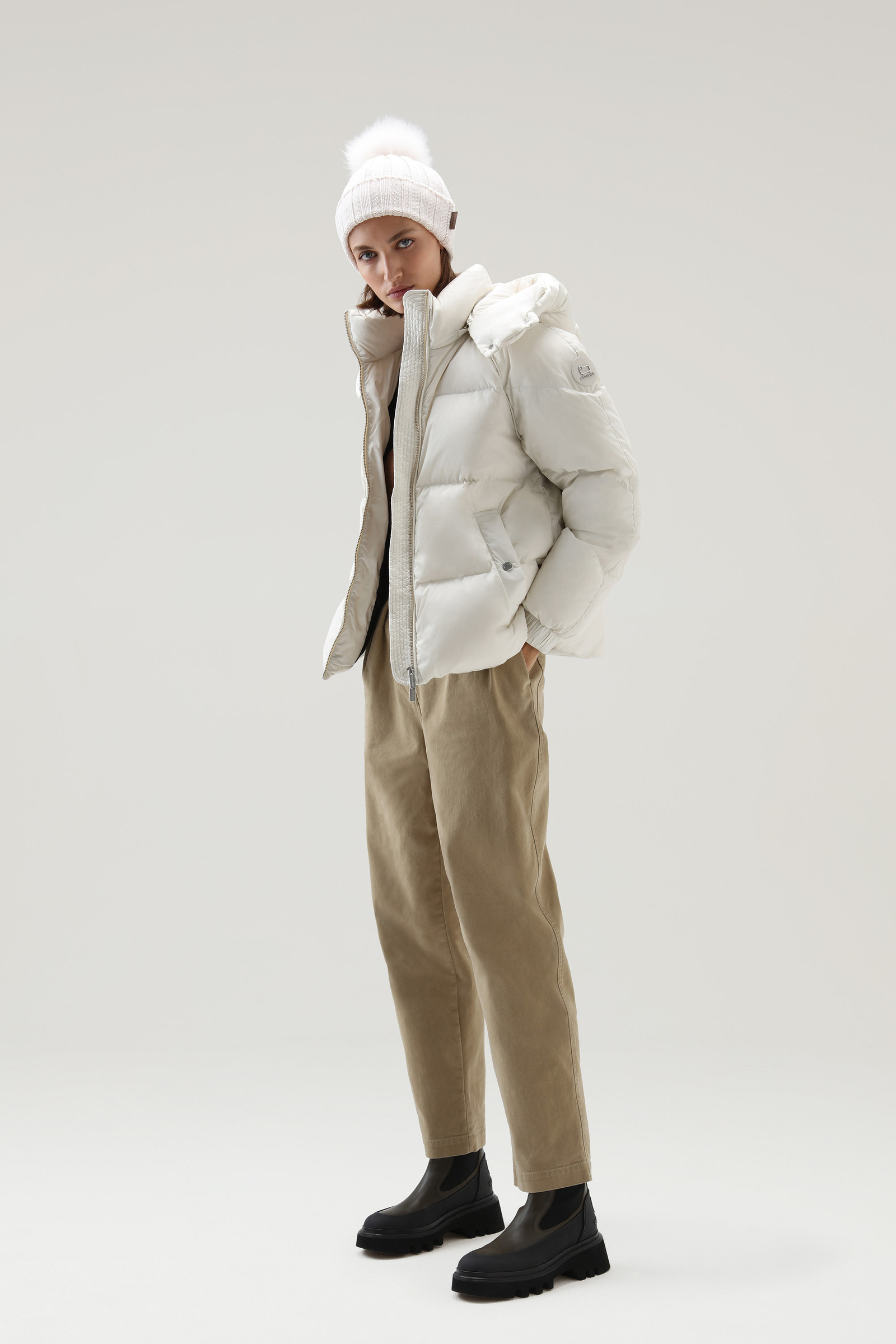 Alsea kort donsjack met afneembare capuchon photo 2 | Woolrich