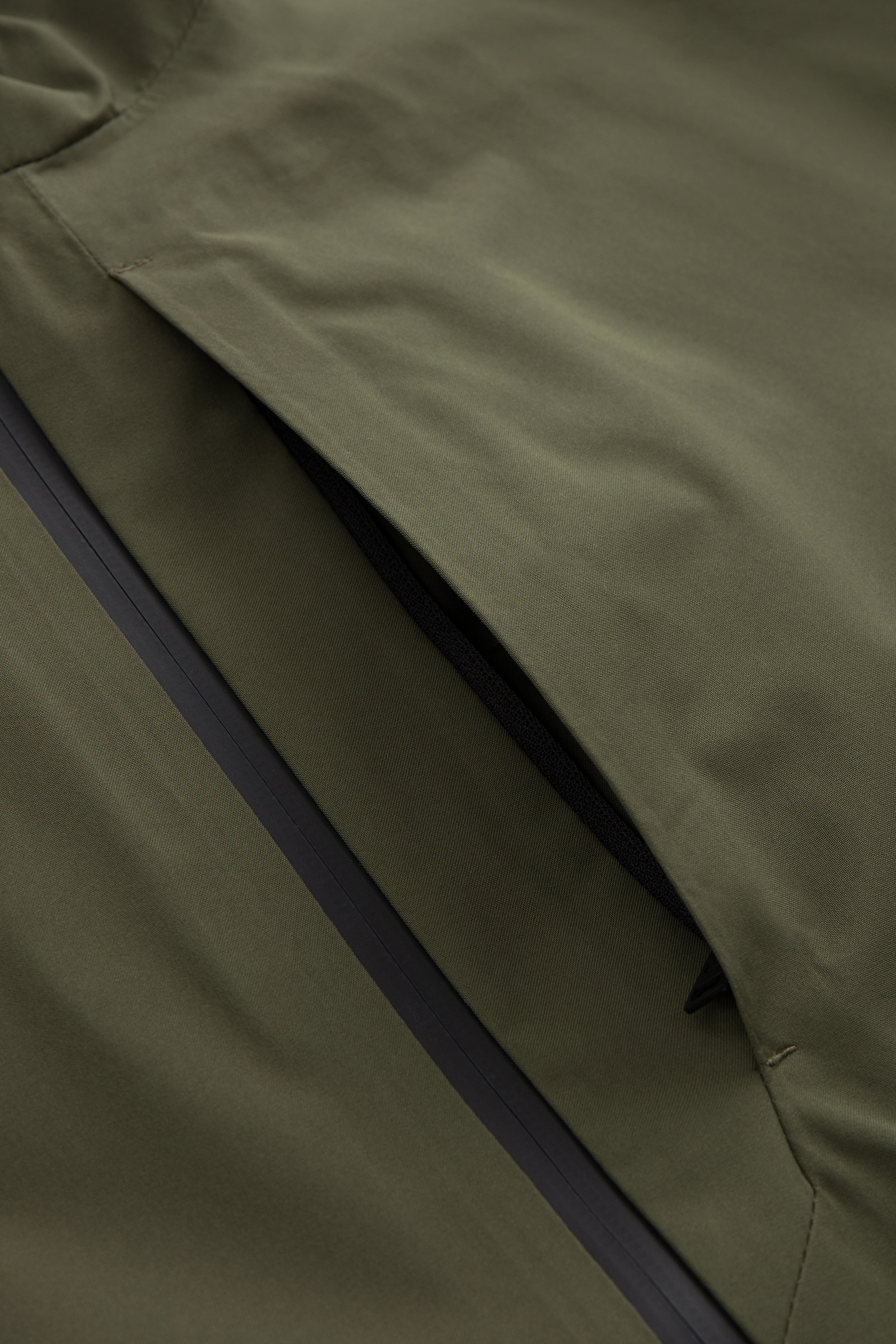 Pacific two-layer waterproof ultralight jacket Green photo 6 | Woolrich