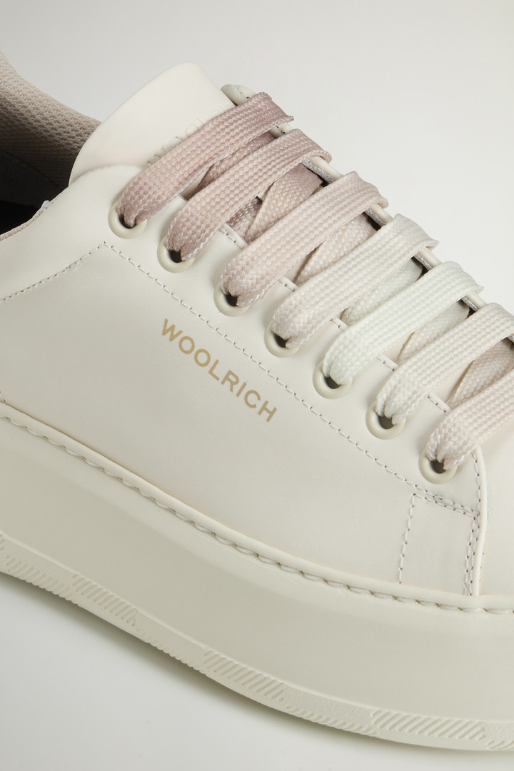 Chunky Court Sneaker aus Leder mit kontrastfarbenem Einsatz Weiß photo 5 | Woolrich