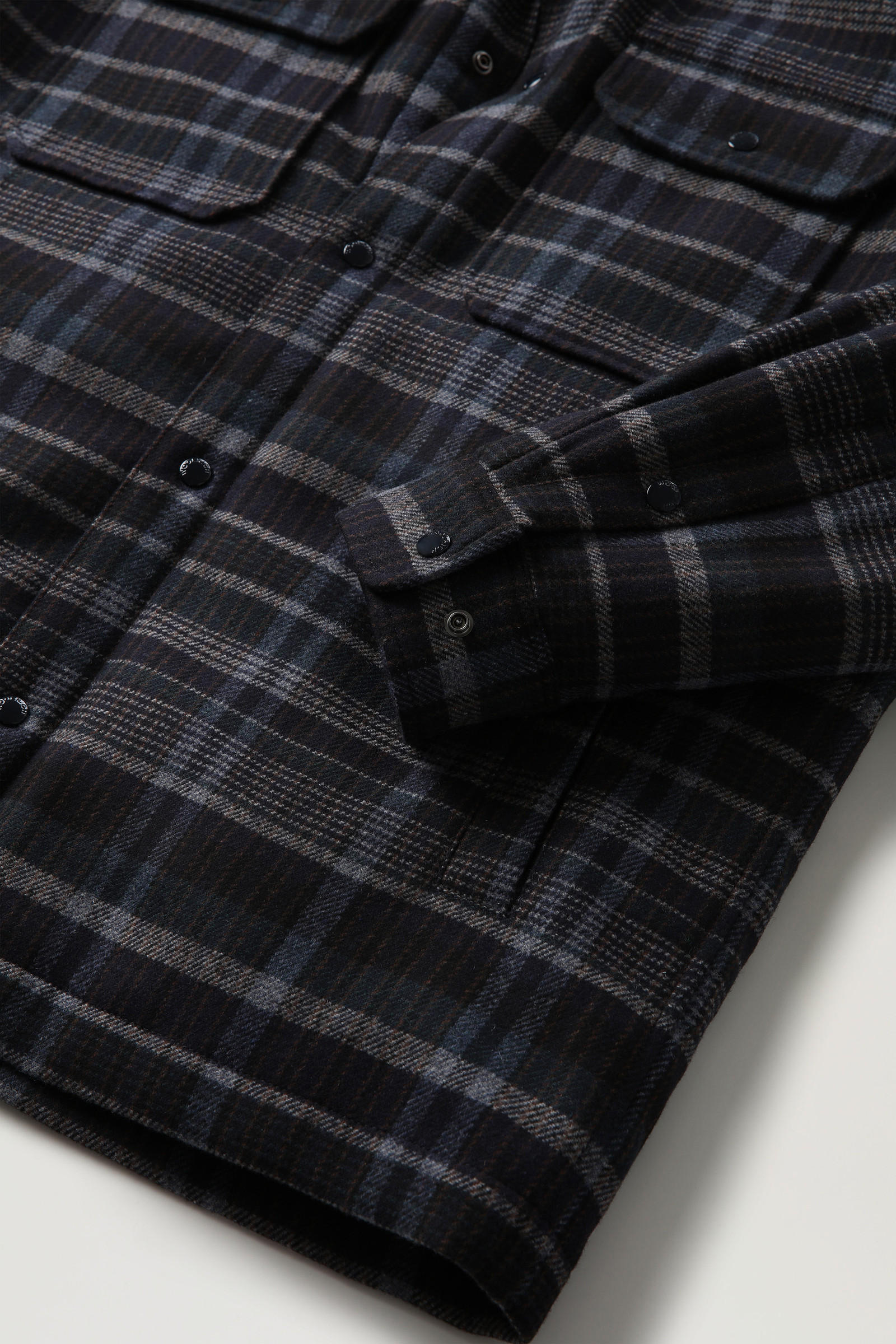 Padded Alaskan Check Overshirt in Recycled Wool Blue photo 7 | Woolrich