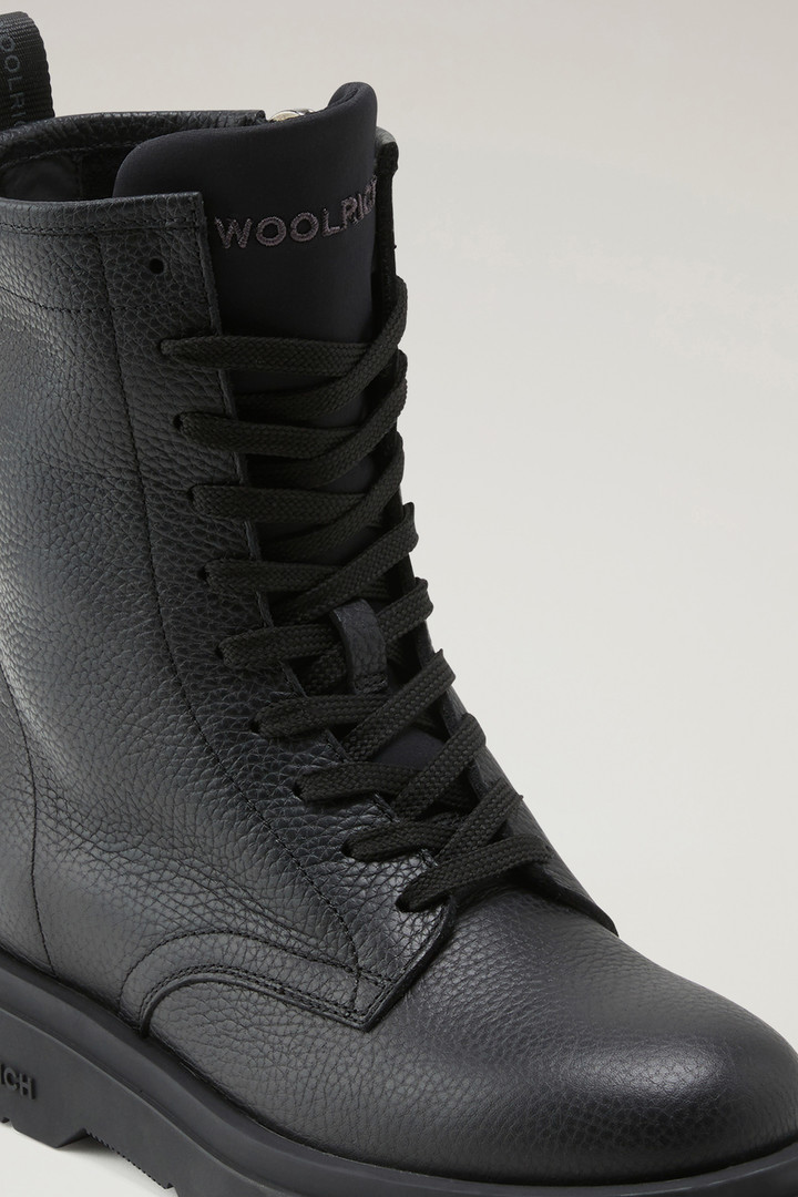 New City Boots in Tumbled Leather Black photo 5 | Woolrich