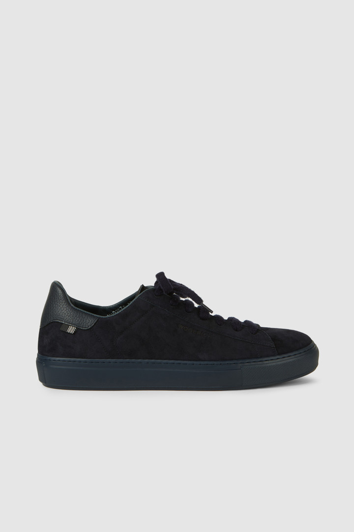 All around sneaker, suede