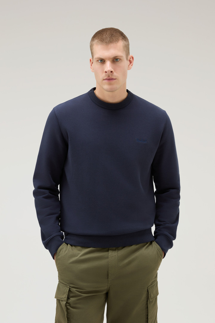 Sweatshirt mit Rundhalsausschnitt aus Baumwoll-Mischgewebe mit gesticktem Logo Blau photo 1 | Woolrich