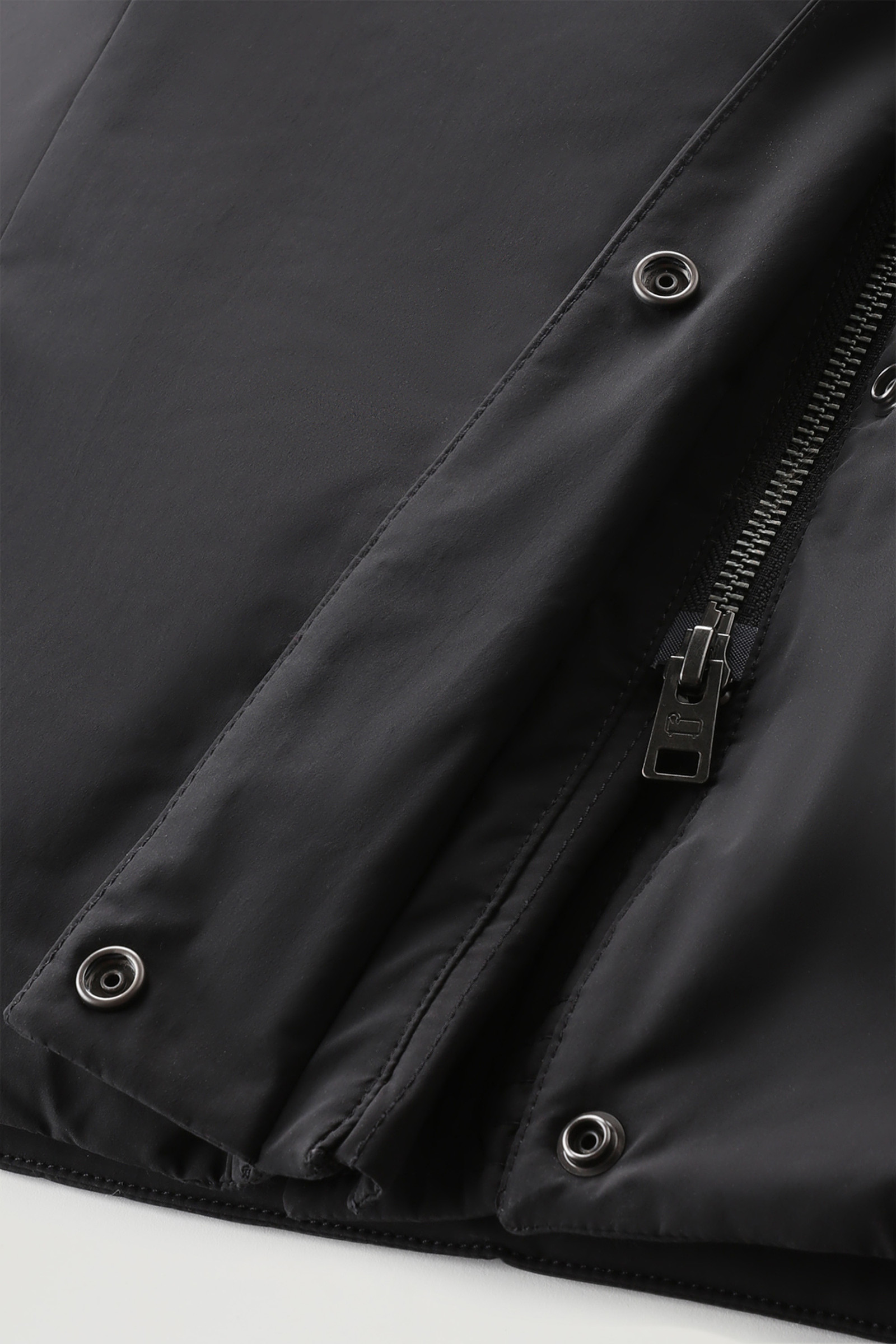 Luxury Boulder Coat in Urban Touch Fabric with Fur Liner Black photo 9 | Woolrich
