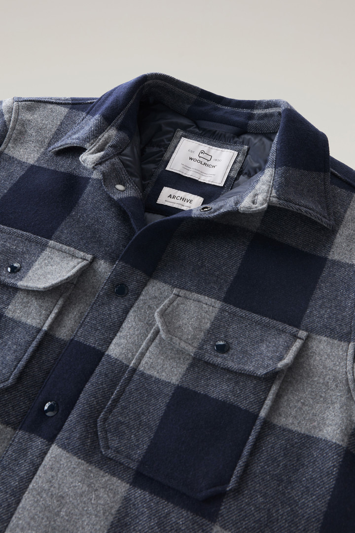 Wattiertes Alaskan Overshirt aus recycelter, italienischer Wollmischung Blau photo 2 | Woolrich