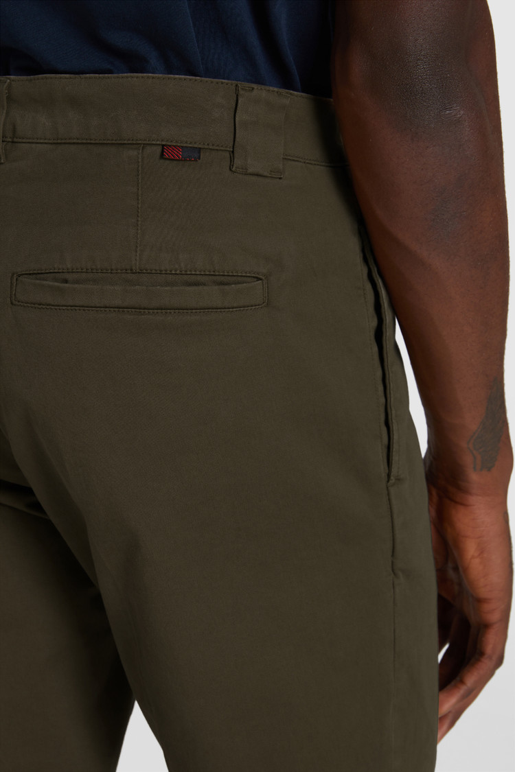 Chino pants in yarn-dyed cotton