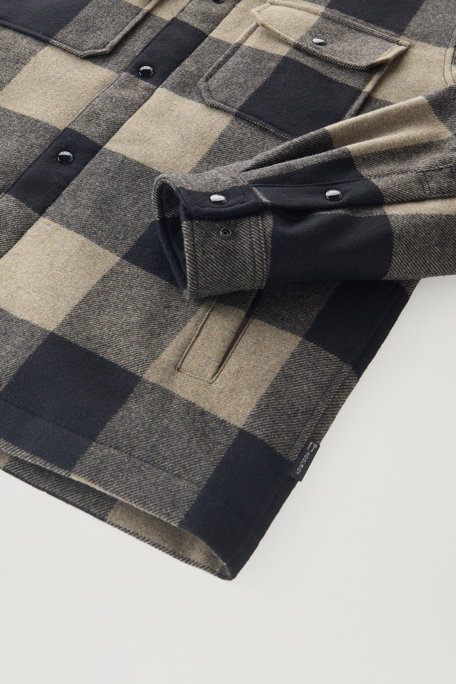 Gevoerd Alaskan Check Overhemdjack van gerecyclede Italiaanse wolmix groen photo 7 | Woolrich