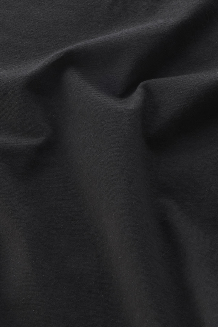 Camiseta con cuello en V de algodón puro Negro photo 6 | Woolrich