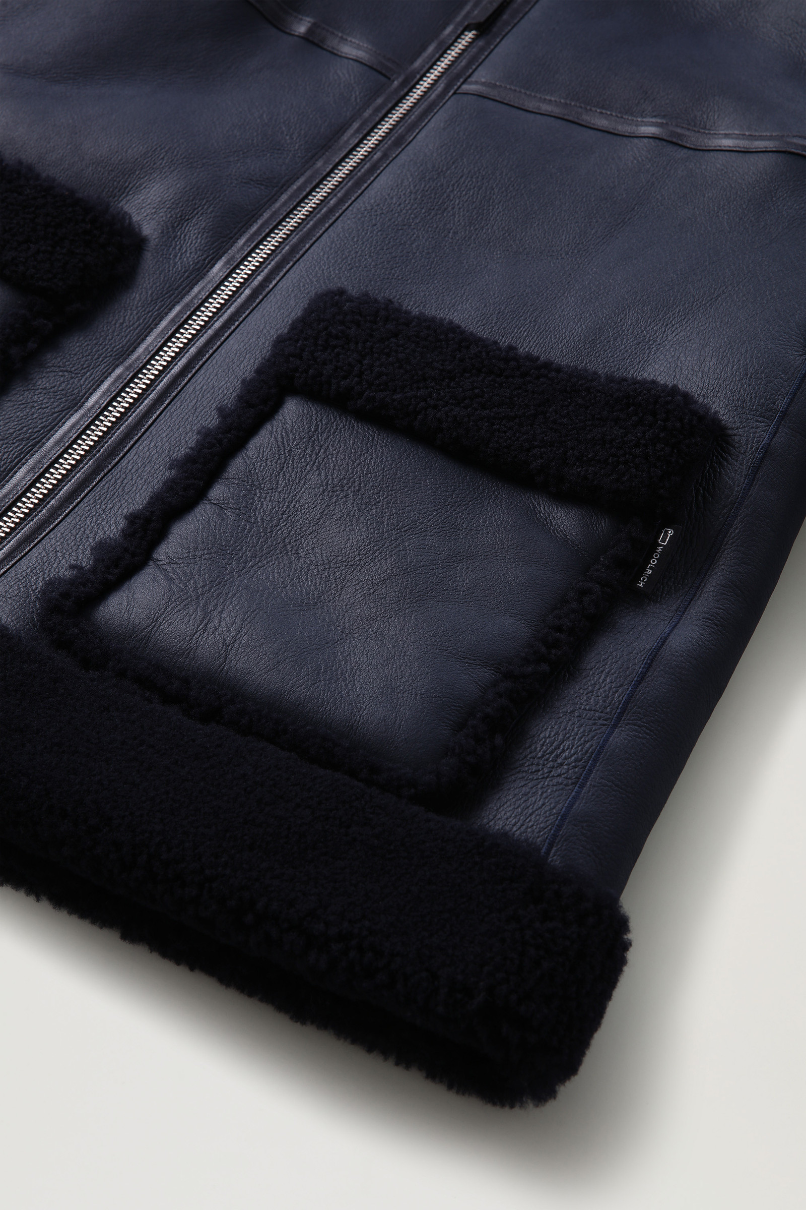 Mantel Harmony aus Merino-Shearling Blau photo 9 | Woolrich