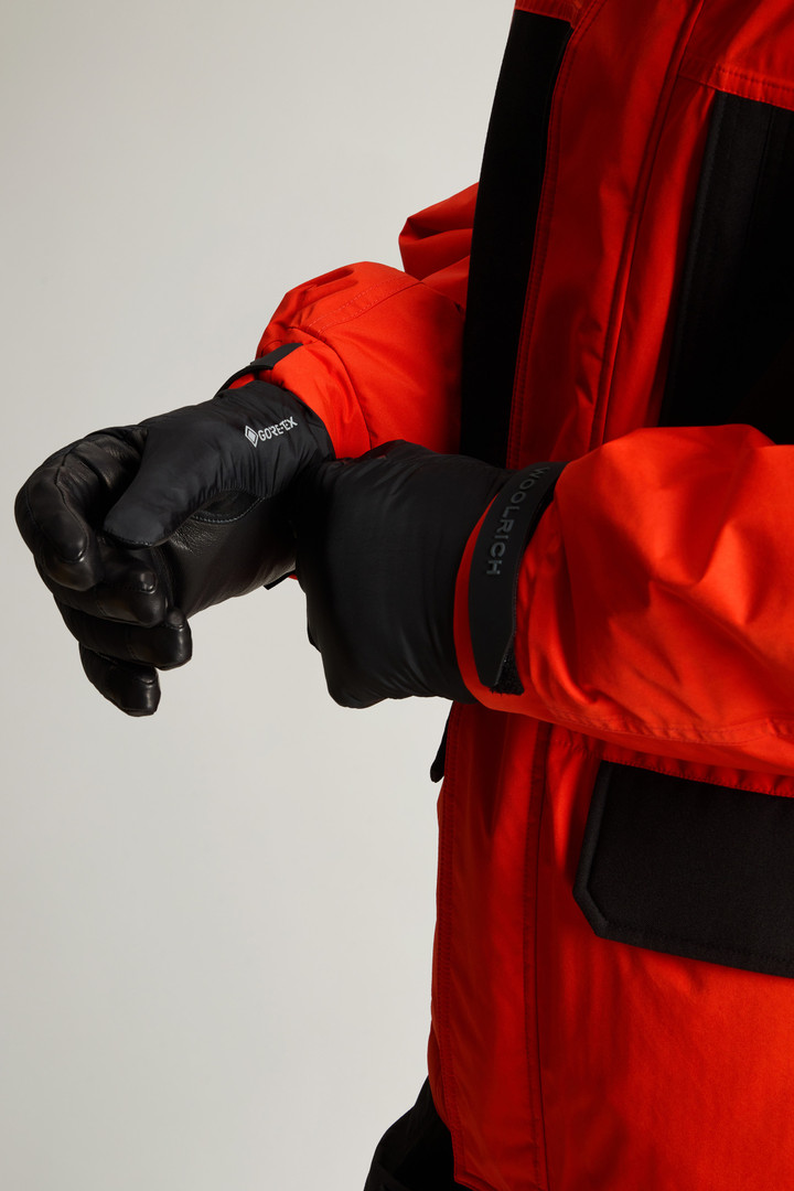 GORE-TEX Gloves Black photo 5 | Woolrich