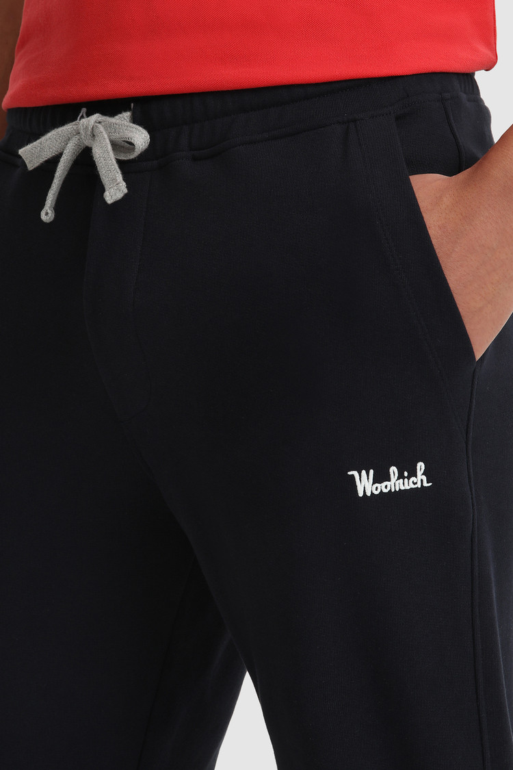Essential joggingbroek met geborduurd logo